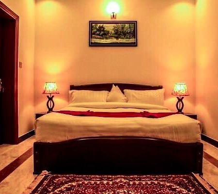 Triple One Hotel Suites Abbottabad Dış mekan fotoğraf