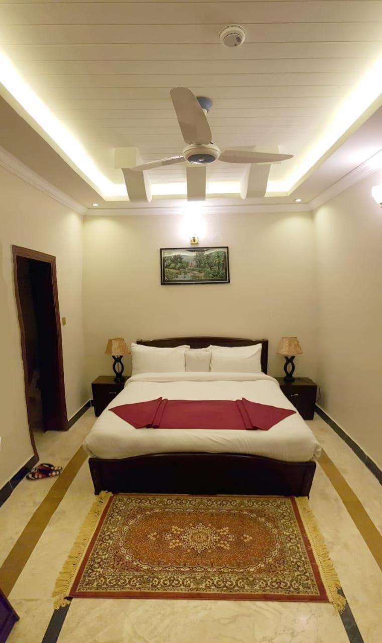 Triple One Hotel Suites Abbottabad Dış mekan fotoğraf