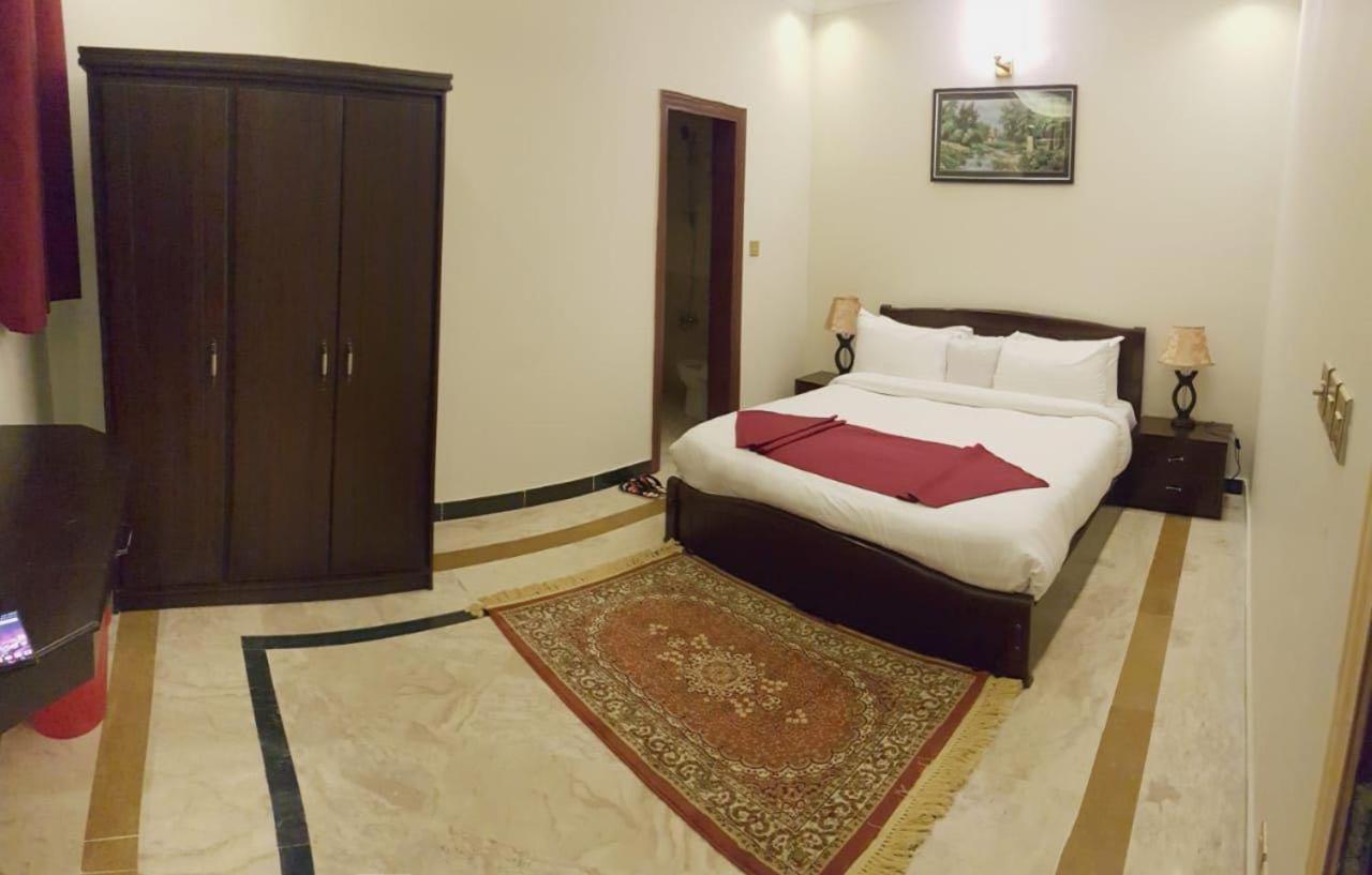 Triple One Hotel Suites Abbottabad Dış mekan fotoğraf