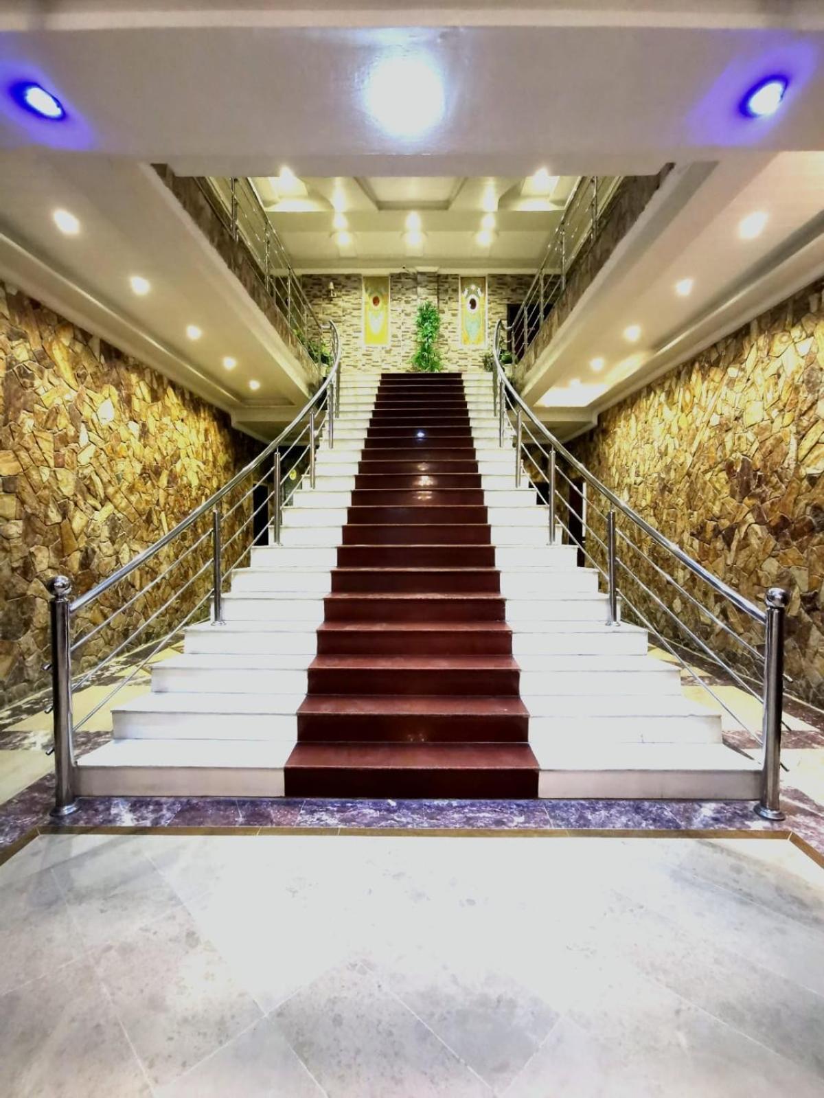 Triple One Hotel Suites Abbottabad Dış mekan fotoğraf