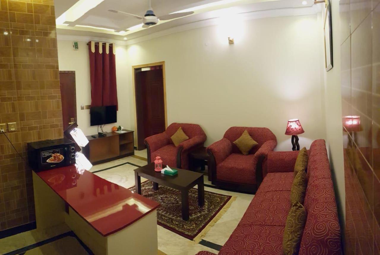 Triple One Hotel Suites Abbottabad Dış mekan fotoğraf