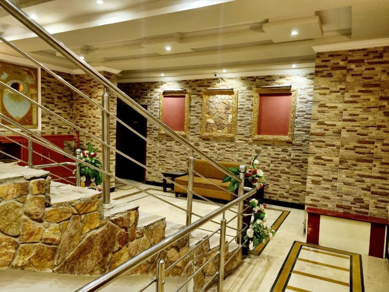 Triple One Hotel Suites Abbottabad Dış mekan fotoğraf