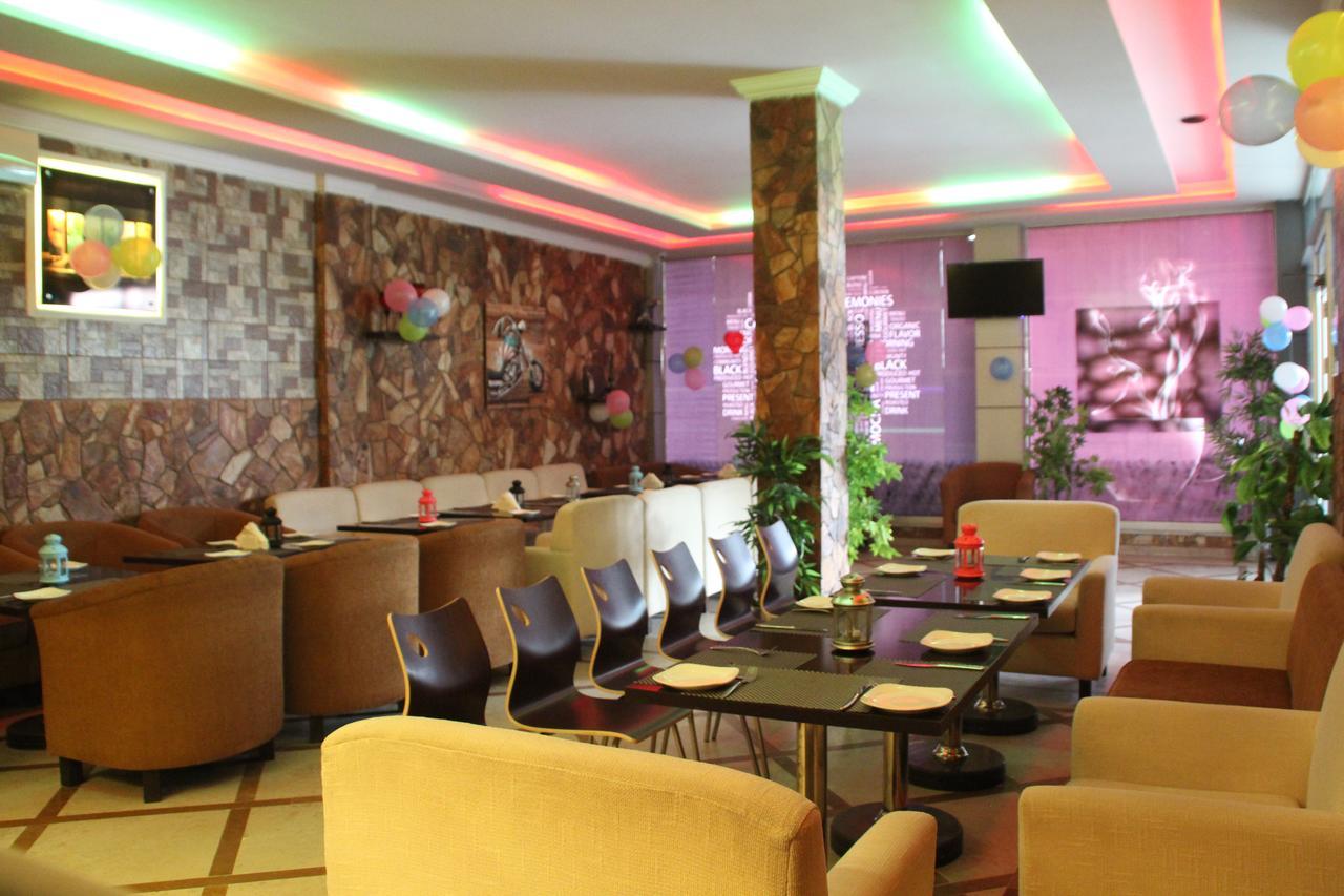 Triple One Hotel Suites Abbottabad Dış mekan fotoğraf